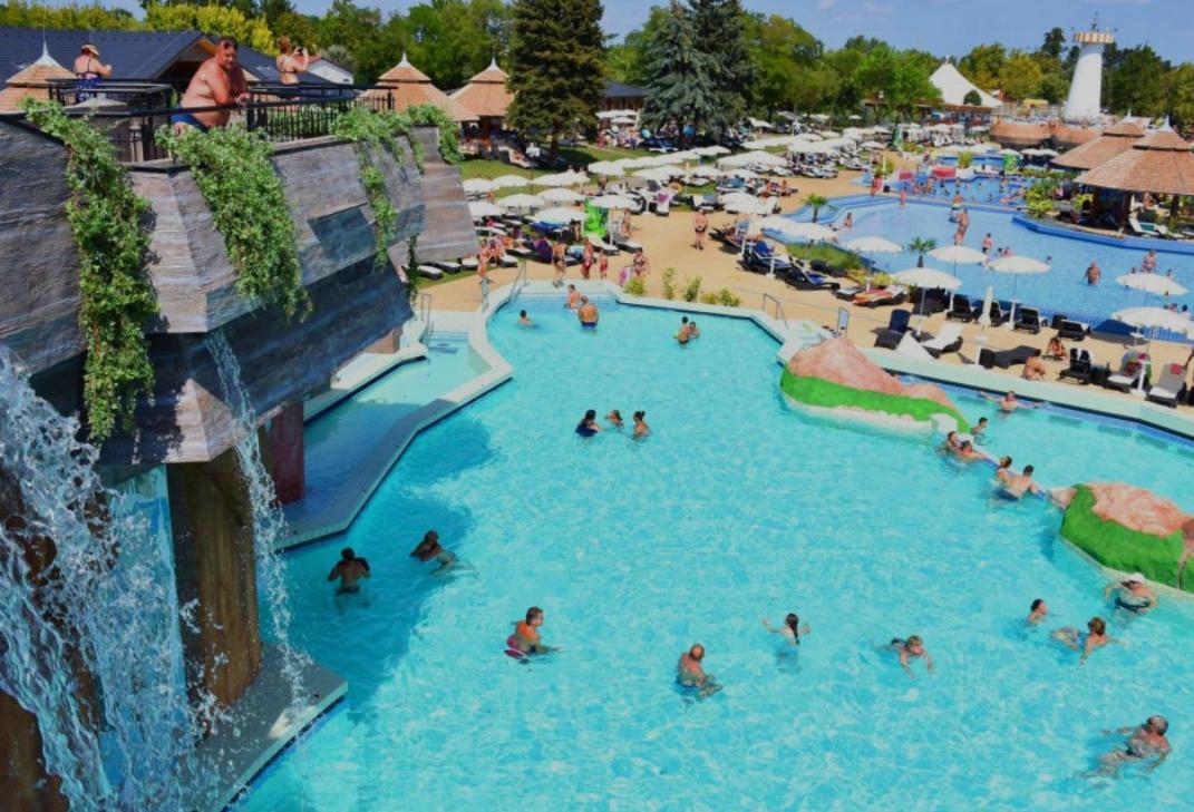Hajdúszoboszló Beach Deluxe Apartman מראה חיצוני תמונה